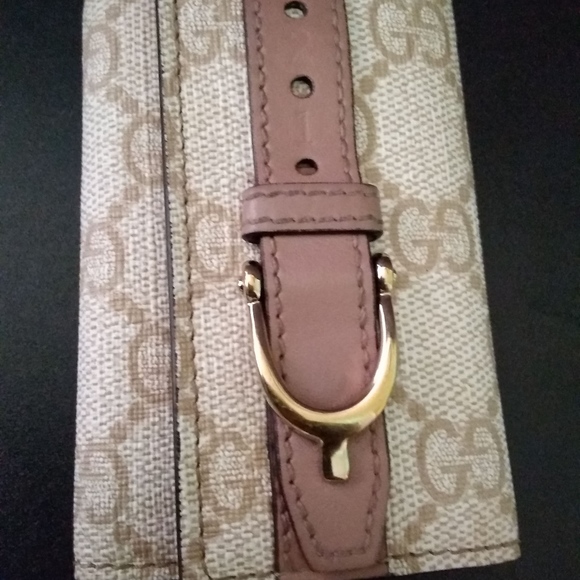 Gucci Key Holder Wallet - Picture 1 of 7